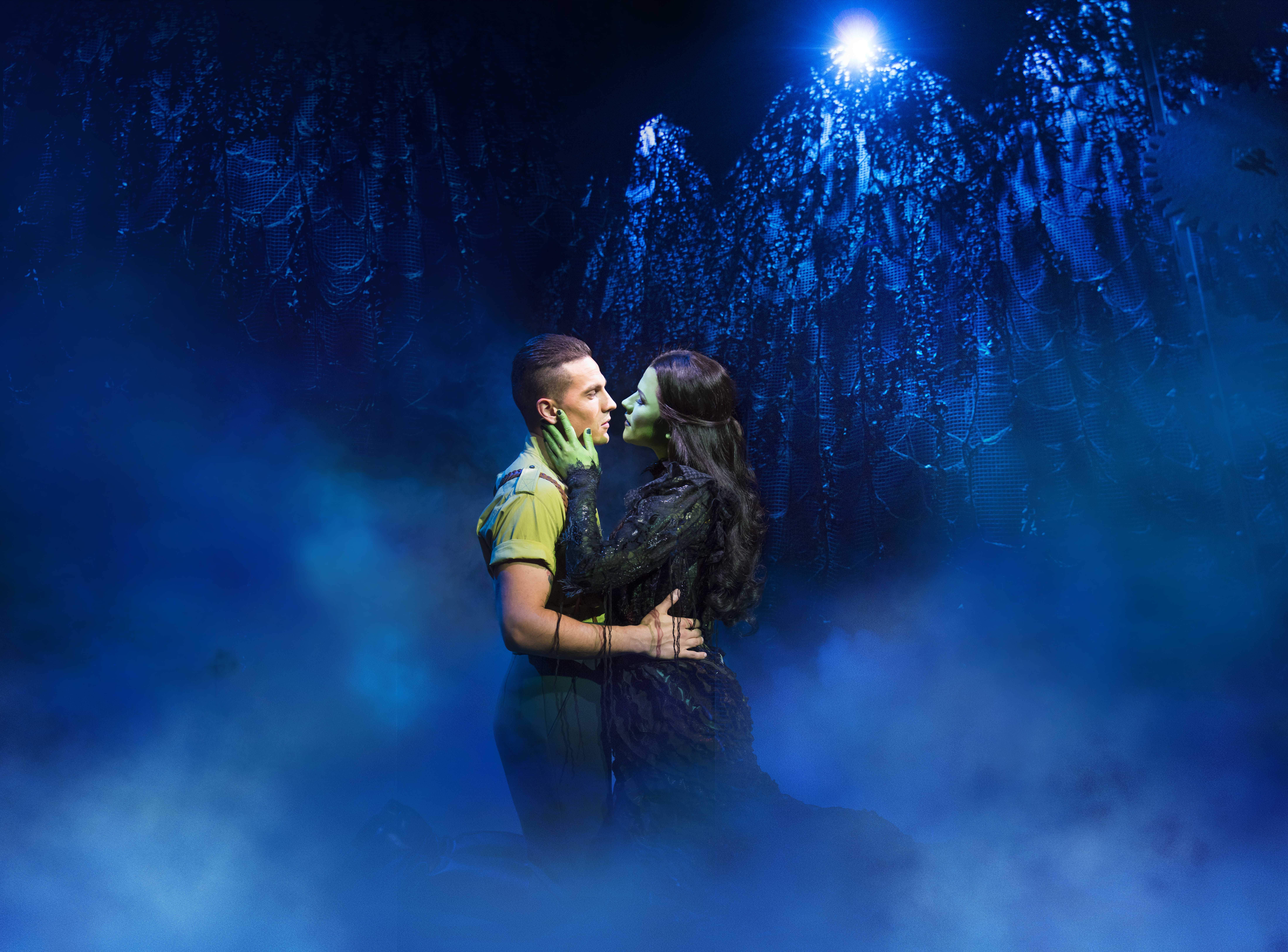 Wicked UK Ireland Tour 2018_Aaron Sidwell (Fiyero) and Amy Ross (Elphaba)_Photo by Matt Crockett_DSC_0256_RT