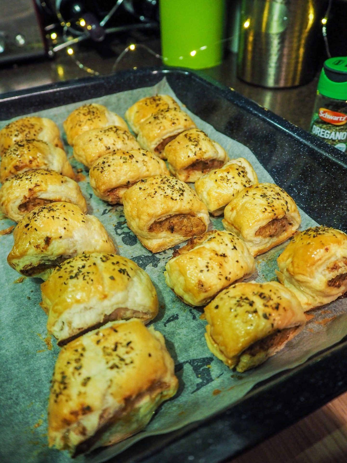 sausage rolls with oregano